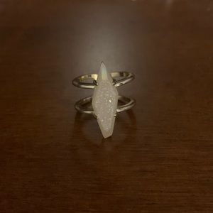 BEAUTIFUL KENDRA SCOTT IRIDESCENT DRUZY ADJUSTABLE RING Great Condition